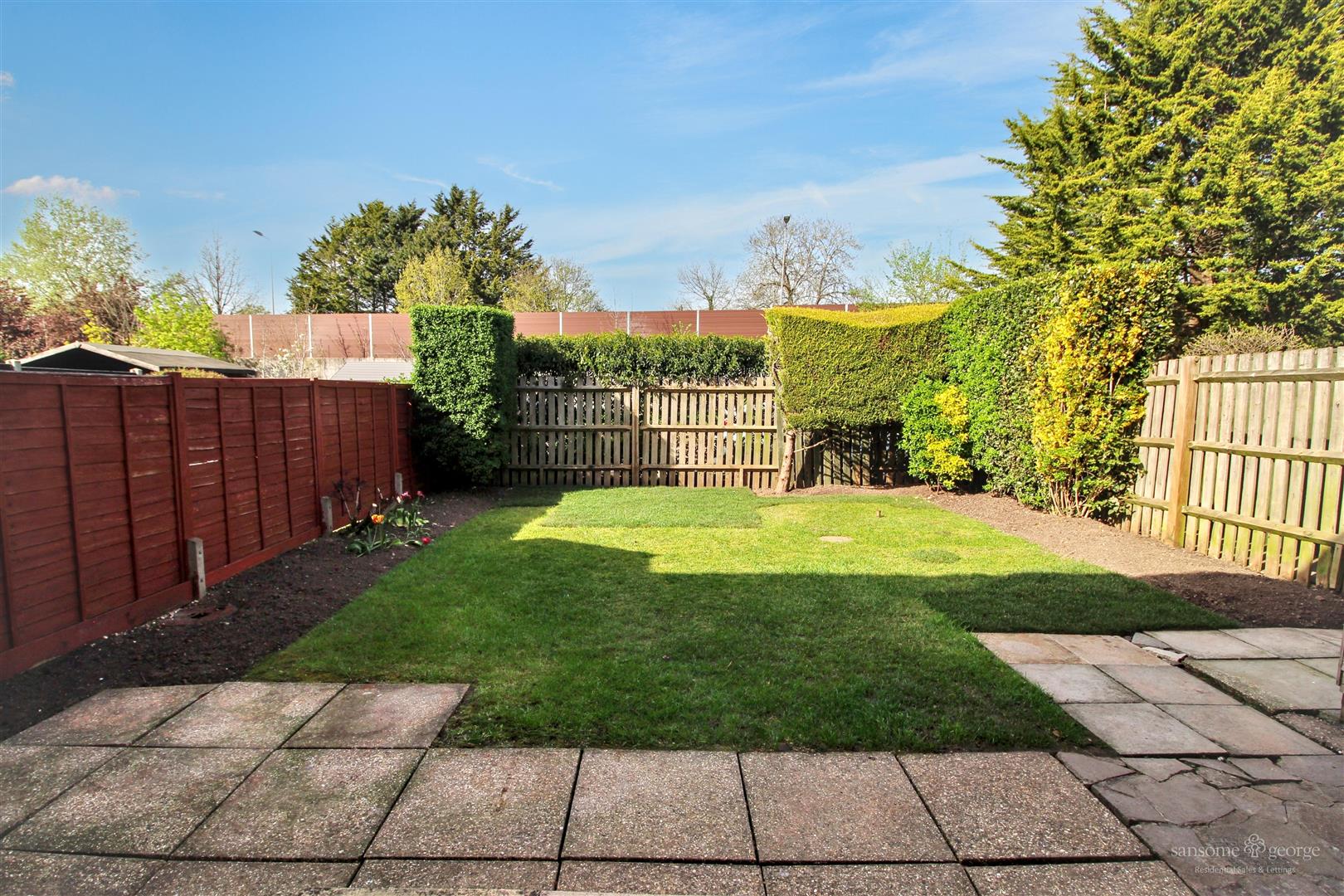 1 bed property in Caistor Close, Reading